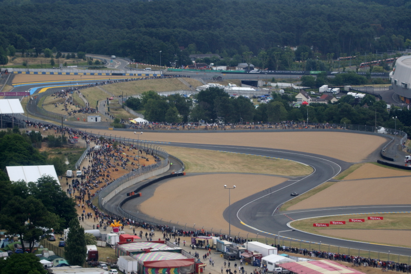 Illustration for article titled The 24 Hours Of Le Mans Is Unbelievable From The Air